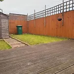 Coventry Canal House With Parking Included