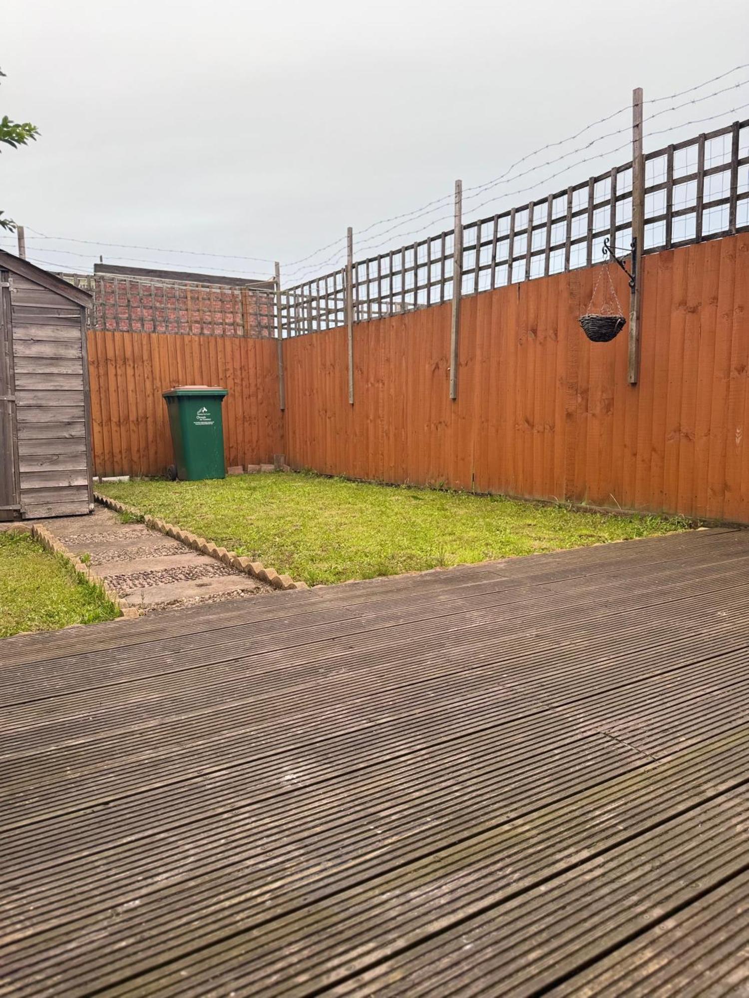 Villa Canal House With Parking Included Coventry